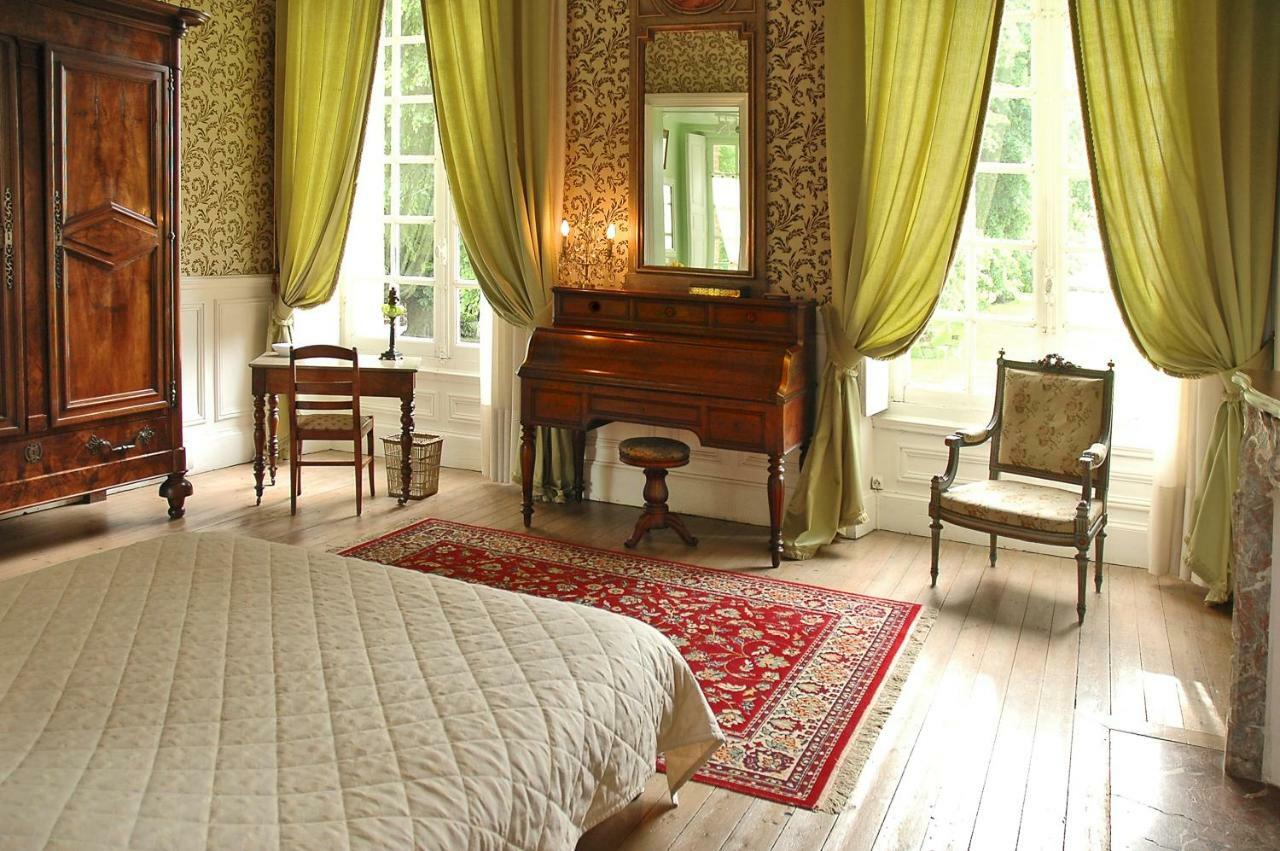 Chateau De Fleury La Foret Bed and Breakfast Igoville Exterior foto